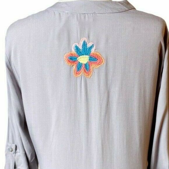 LUNA MOON Gray Floral Embroidered Blouse Peasant Top 3/4 Sleeve Small NWT ANTHRO - Picture 6 of 11